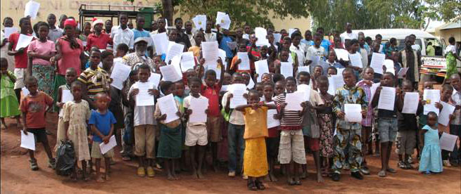 group of children at Maoni