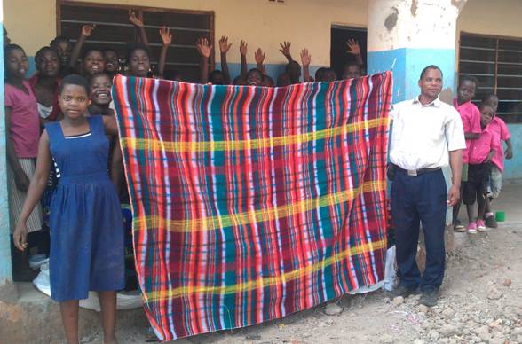 Showing the size of Blankets.